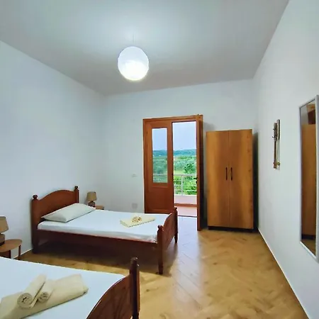 Apollonia Villa Fier