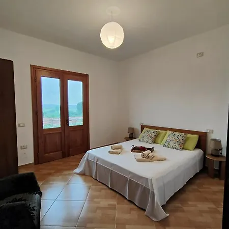 Apollonia Βίλα Φιέρι