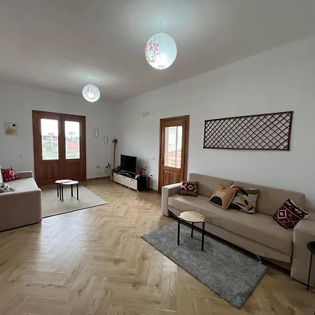Vila Apollonia *