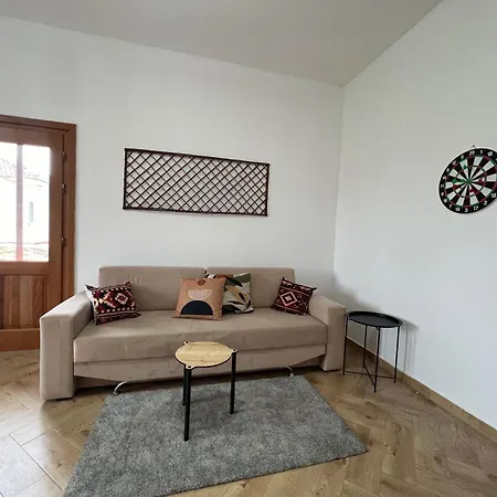 Vila Apollonia Fier